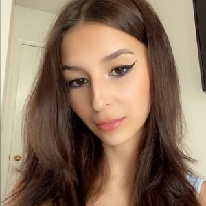 Meet your Posher, Andreea